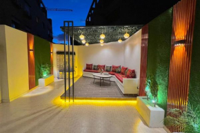 Appartement de Luxe Avec Jacuzzi Privé & Terrasse au Coeur de Marrakech